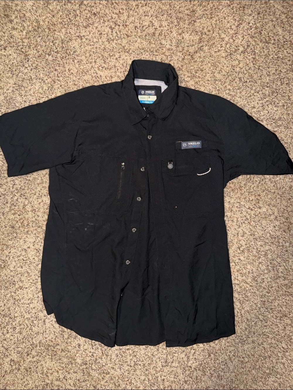 Magellan Outdoors Men’s small Black Short-Sleeve Button Down Shirt